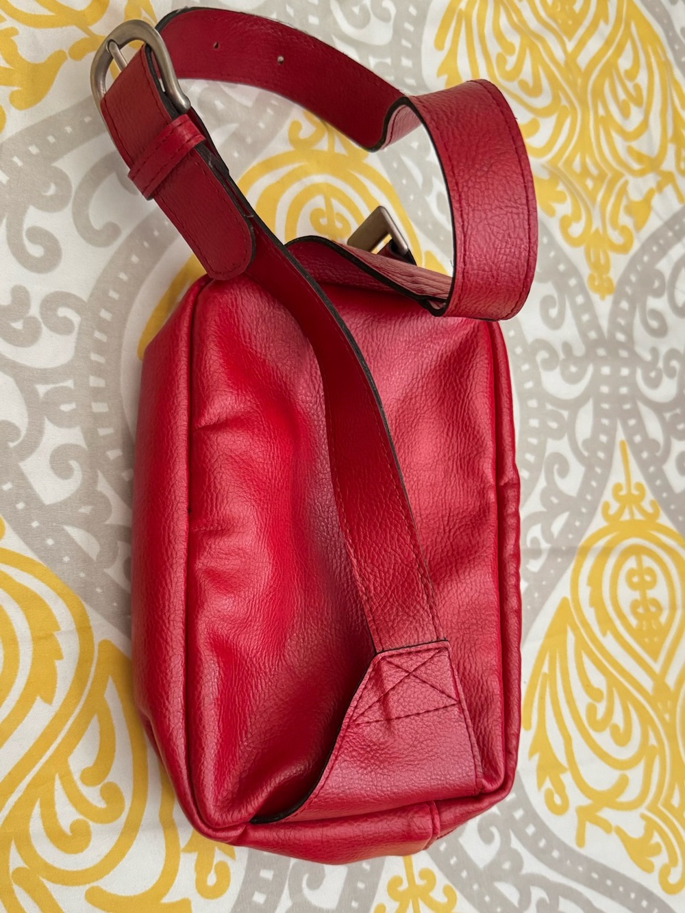 Vintage Esprit Belt Bag / Fanny
Pack in Red with Zippered Pocket - Picture 3 of 5